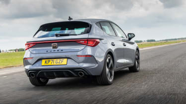 Cupra Leon 245 VZ1  rear tracking